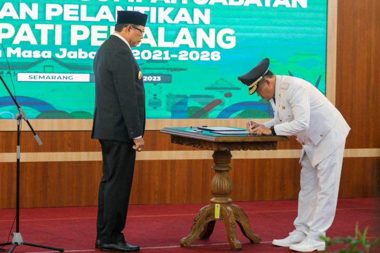 Ini Pesan Penting Pj Gubernur Jateng kepada Bupati Pemalang Usai Dilantik (Foto: Dok Diskominfo Jateng)