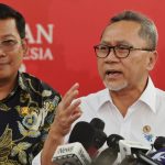 Mendag Zulkifli Hasan dan Kepala Bapanas Prasetyo Adi memberikan keterangan pers, di Jakarta, Senin (09/10). (Foto: Dok Humas Setkab)