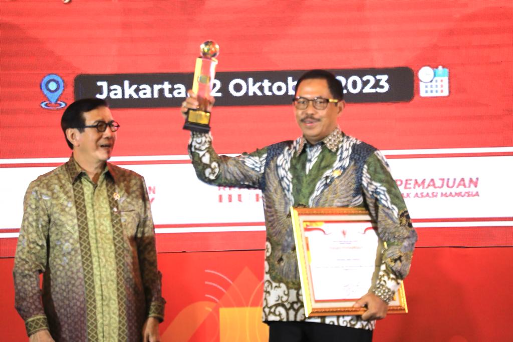 Penghargaan Kemenkumham, Pemprov Jateng Terbaik I Pengelola JDIH Nasional (Foto: Dok Diskominfo Jateng)