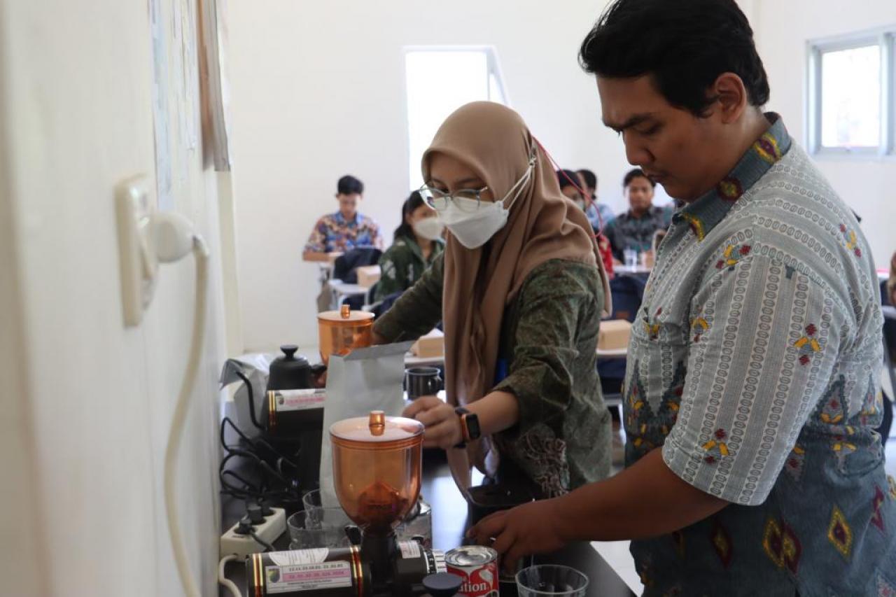 Belajar Jadi Barista, BLK Dorong Tumbuhnya Bisnis Coffee Shop (Foto: Dok Timkom Pemkot Pekalongan)