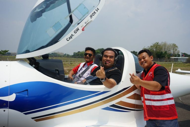 Jogja Flying Club Jajaki Potensi Aerowisata di Bandara Ngloram (Foto: Dok Dinkominfo Blora)