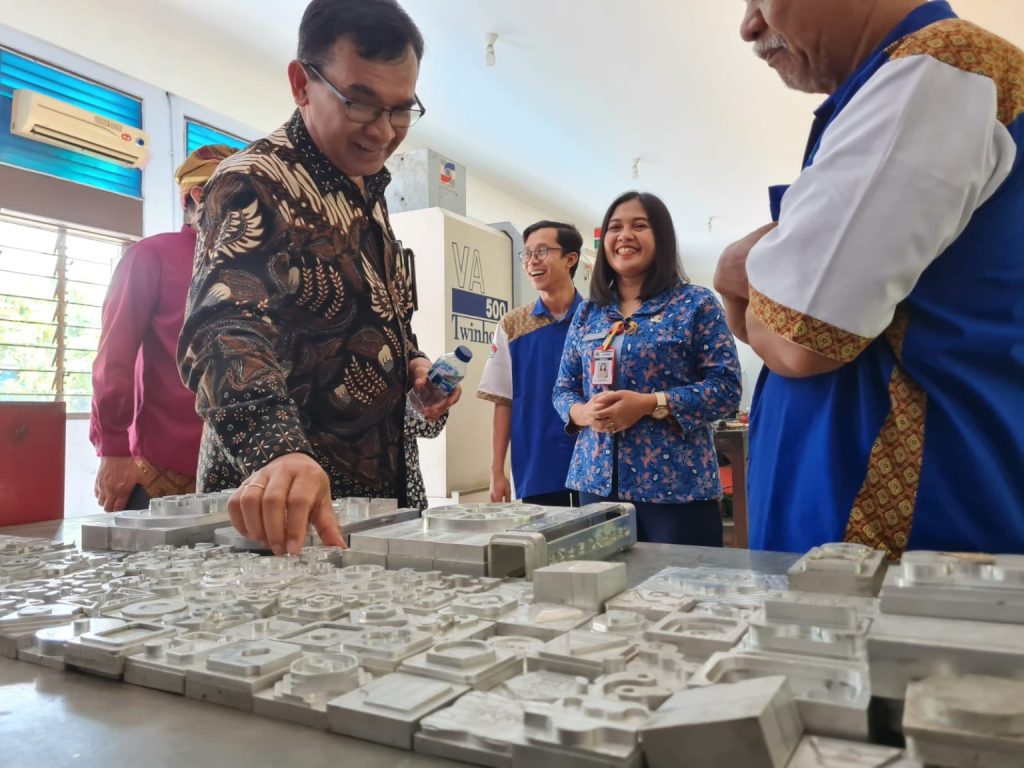 Wujudkan Arahan Jokowi, Direktur SMK Kemendikbudristek RI Kunjungi SMKN Jateng (Foto: Dok Diskominfo Jateng)