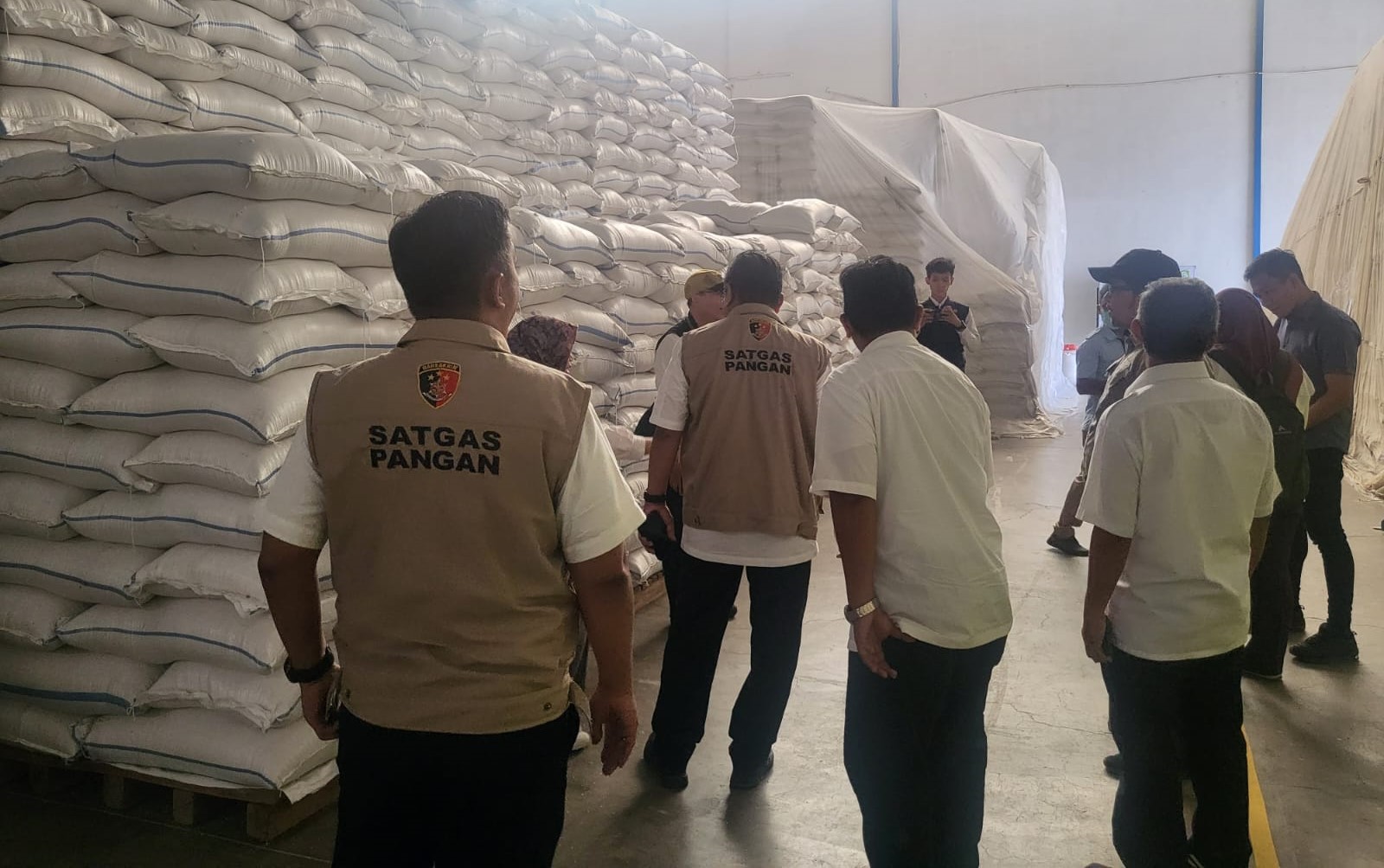 Satgas Pangan Polri Cek Gudang Beras Pastikan Stok dan Distribusi Aman (Foto: Dok Humas Polri)