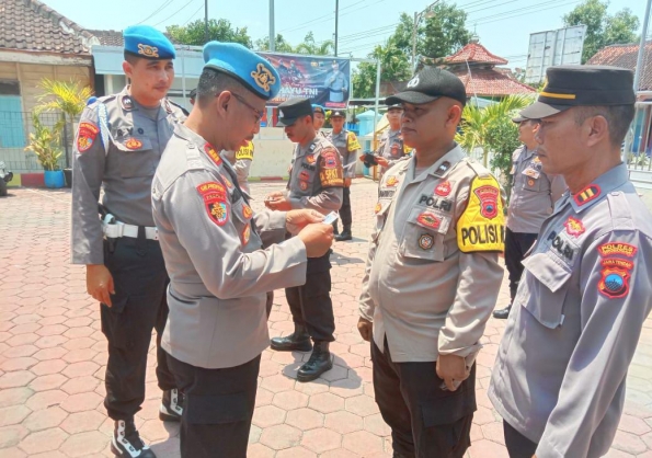 Tegakkan Disiplin Polri, Propam Razia Dadakan di Empat Polsek Jajaran (Foto: Dok Humas Polres Grobogan)