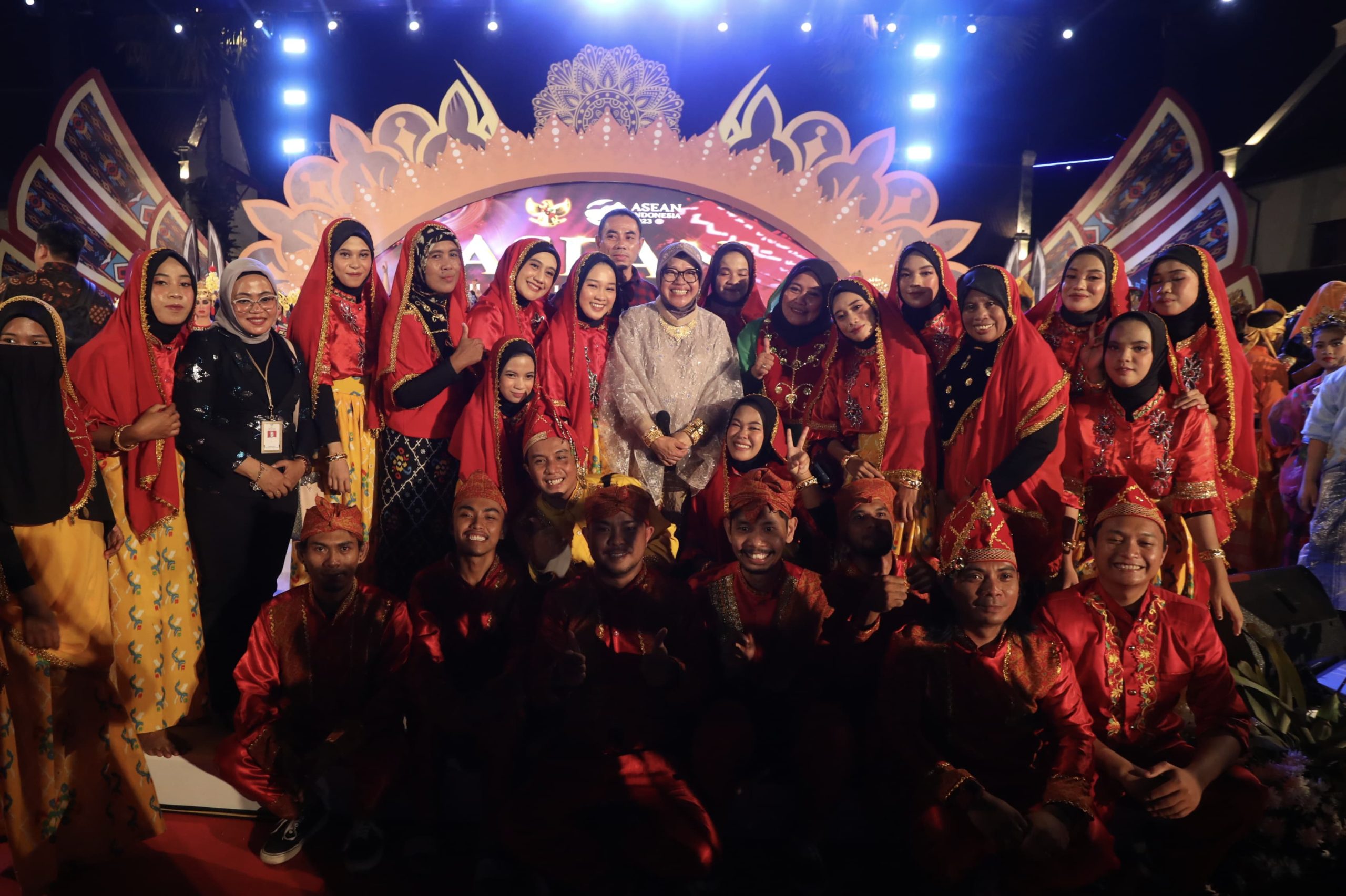 Atraksi 100 Penari Disabilitas Memukau Delegasi ASEAN (Foto: Dok Kemensos)
