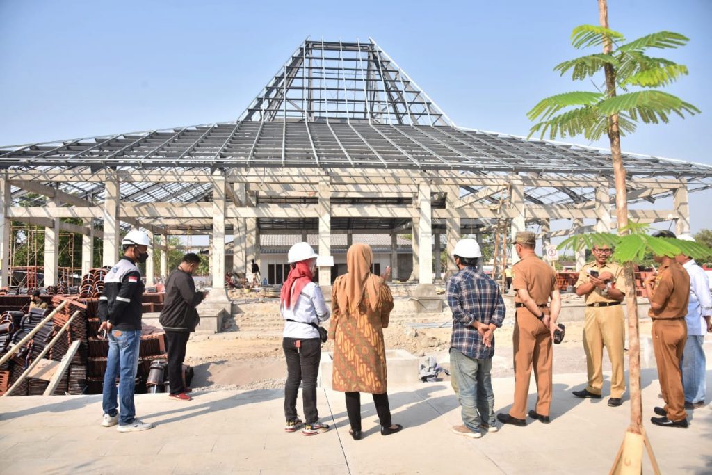 Pastikan Patuh Kontrak dan Tepat Waktu, Bupati Sukoharjo Sidak Proyek Strategis 2023 (Foto: Dok Pemkab Sukoharjo)