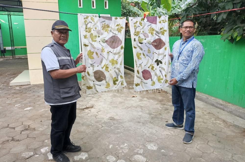 Pasca Sembuh Tetap Produktif, Penyintas TB Dibekali Kompentensi Ecoprint (Foto: Dok MC Batang)