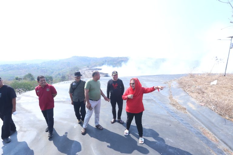 Upaya Pendinginan Lokasi Kebakaran di TPA Jatibarang Terus Dilakukan (Foto: Dok Pemkot Semarang)