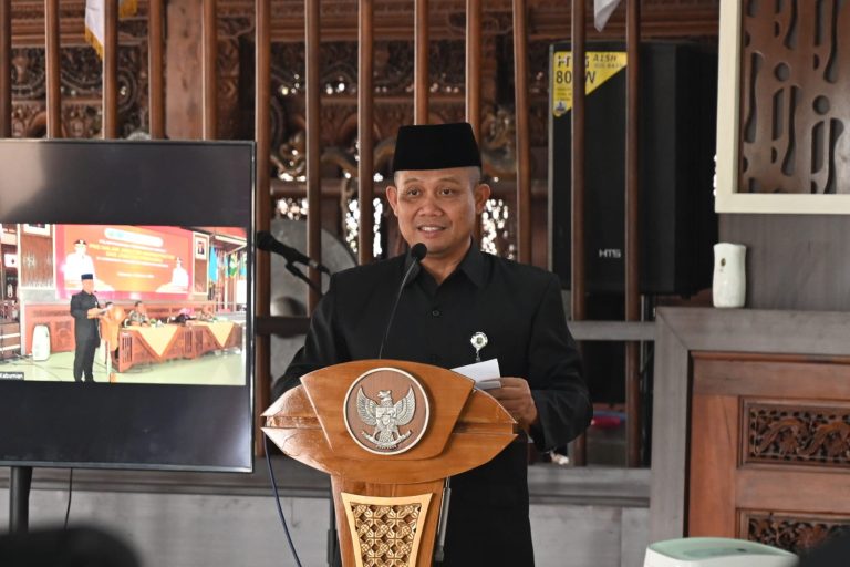 Ungkap Mafia Pupuk, Bupati Kebumen Apresiasi Gerak Cepat Kejari  (Foto: Dok Pemkab Kebumen)