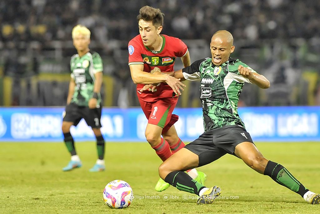 Laga Persebaya vs PSS dok PT LIB