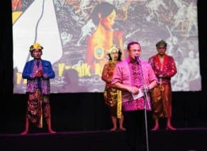 1002230632-750x375~2