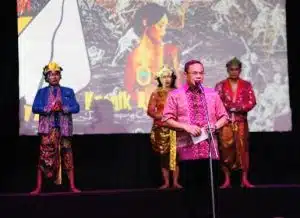 1002230632-750x375~2