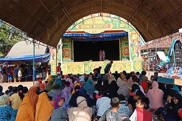 Meriahnya-Sedekah-Bumi-di-Sendang-Sani-Pati-3