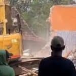 rumah-dirobohkan-di-desa-karangawen-kecamatan-tambakromo-pati-kamis-942026-1775738217361_169