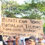 ribuan-warga-pati-menggelar-damai-dari-aksi-pati-bangkit-mendatangi-pengadilan-tipikor-semarang-senin-1562026-ida-fadilahjawa-pos-radar-semarang-Y98W3